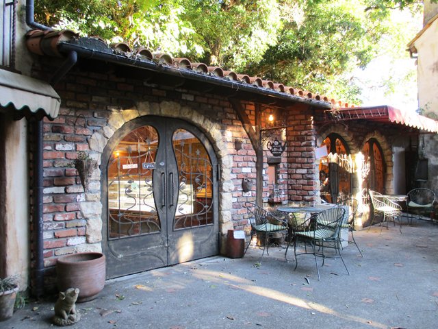 お菓子の森&中庭カフェの写真
