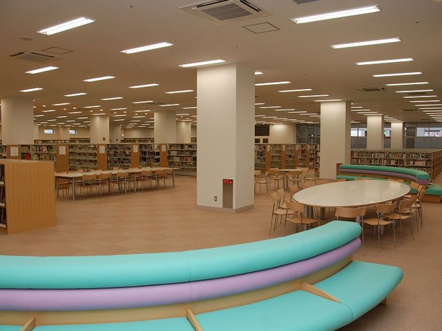 藤枝市立駅南図書館の写真