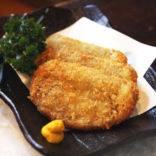 さっくさくふわふわ 絶品黒はんぺんフライ めちゃウマ 12月 おもひで横丁 藤枝市場 居酒屋 藤枝市 い らナビ